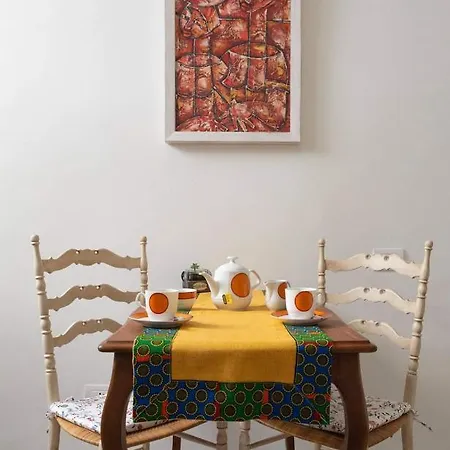 La Petite Maison Apartment *